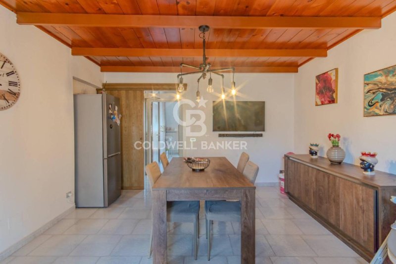 Особняк из двух квартир в Андрия