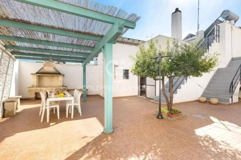 Отель в Аветрана