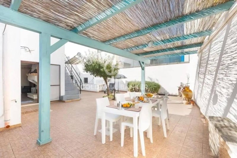 Отель в Аветрана