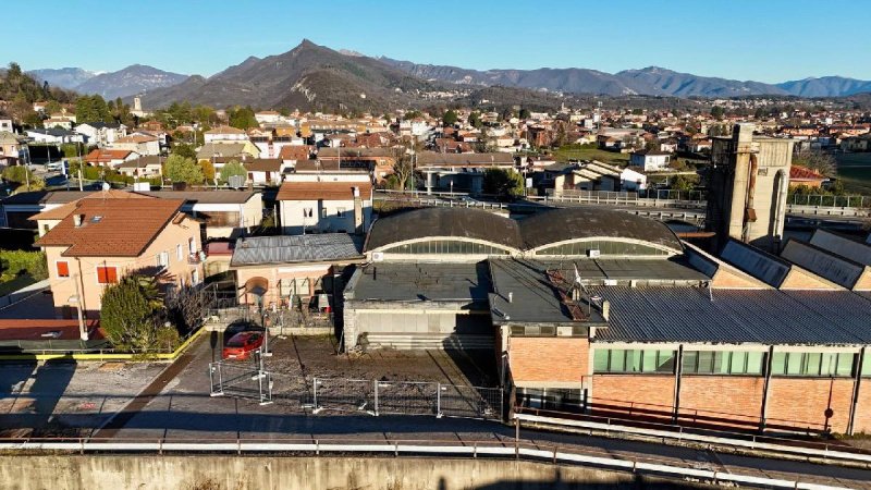 Zakelijk onroerend goed in Induno Olona