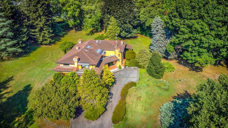 Villa en Dormelletto