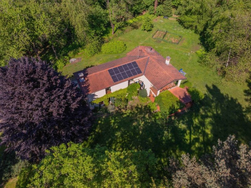 Villa i Cadrezzate con Osmate