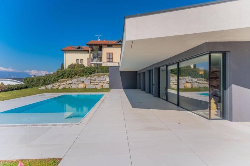 Villa in Besozzo