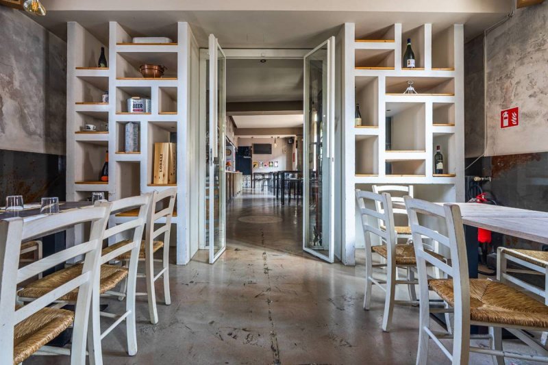 Kommersiell byggnad i Legnano