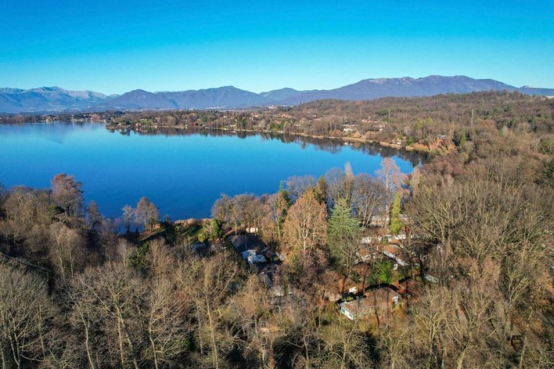 Casa di campagna a Comabbio
