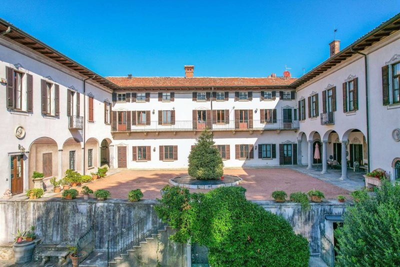 Villa in Daverio