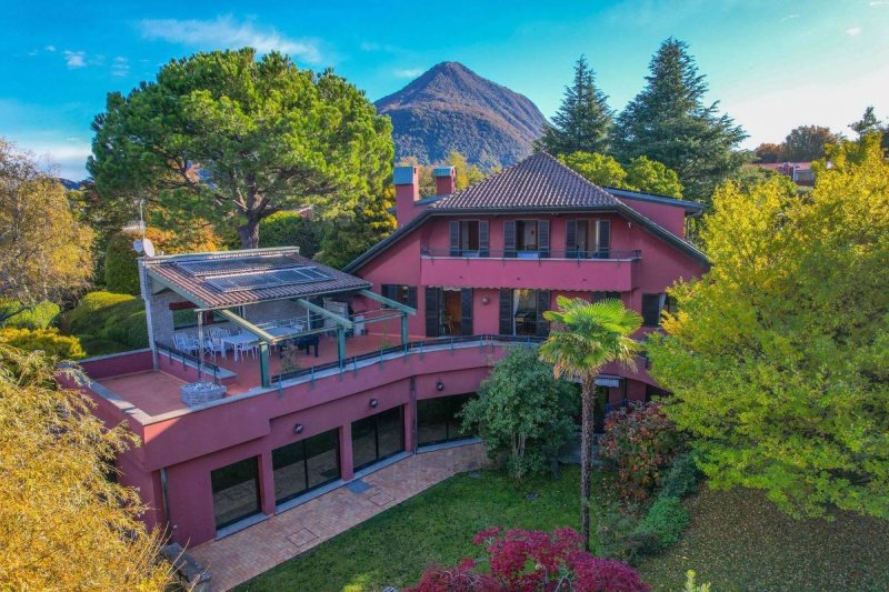Villa in Laveno-Mombello