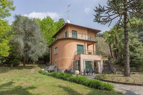 Villa in Brunate