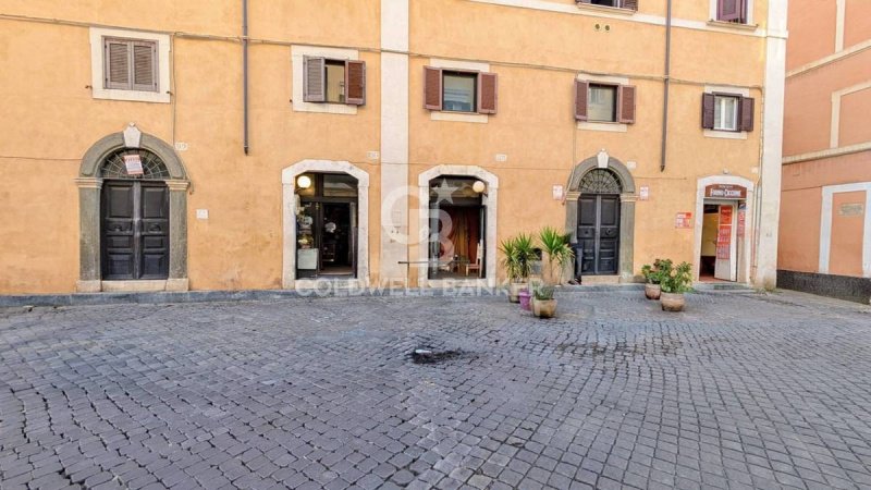 Zakelijk onroerend goed in Roma