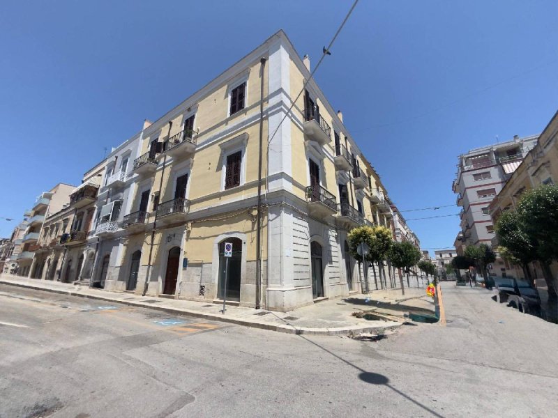Zakelijk onroerend goed in Trani