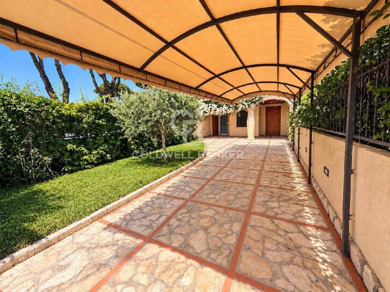 Moradia em San Felice Circeo