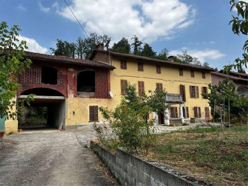 Klein huisje op het platteland in Baldichieri d'Asti