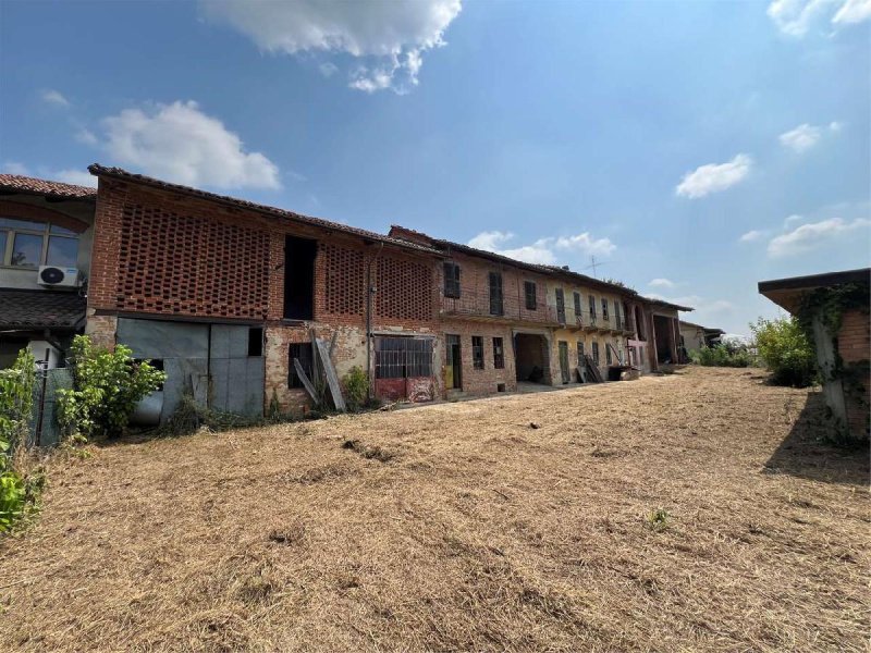 Farmhouse in Camerano Casasco