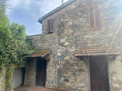 Hus från källare till tak i Magliano in Toscana