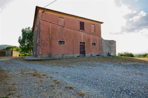 Farmhouse in Magliano in Toscana