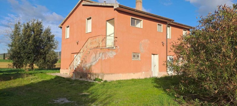 Klein huisje op het platteland in Orbetello