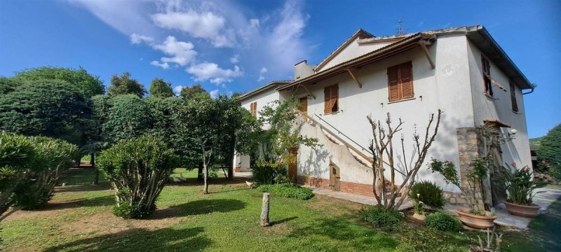 Klein huisje op het platteland in Magliano in Toscana