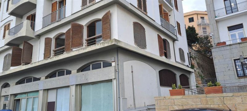 Edifício comercial em Monte Argentario
