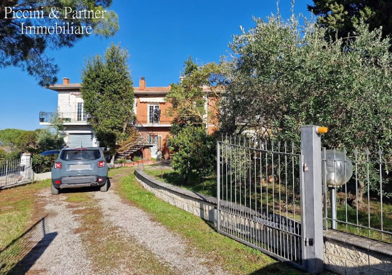 Semi-detached house in Montepulciano