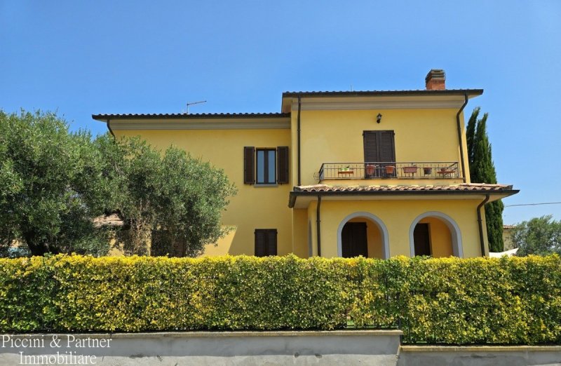 Villa à Tuoro sul Trasimeno