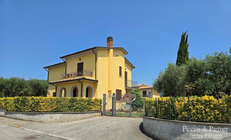 Villa à Tuoro sul Trasimeno