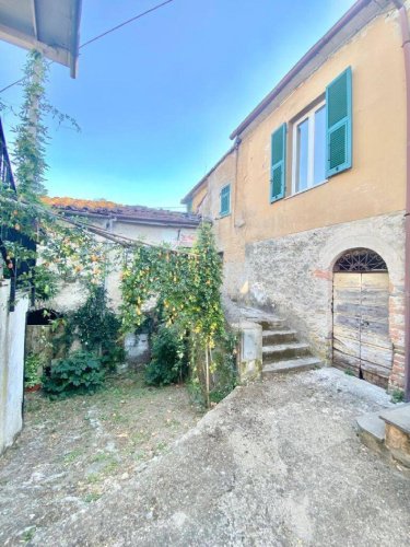 Semi-detached house in Licciana Nardi