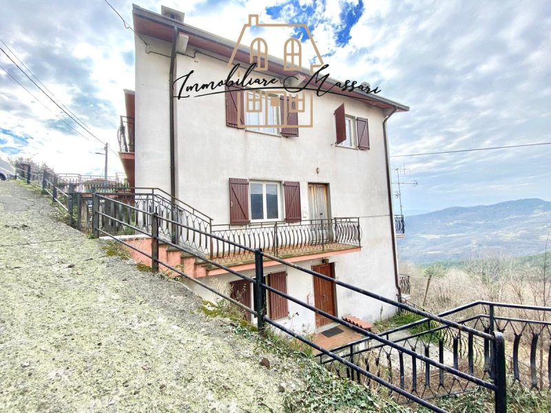 Rocchetta di Vara公寓