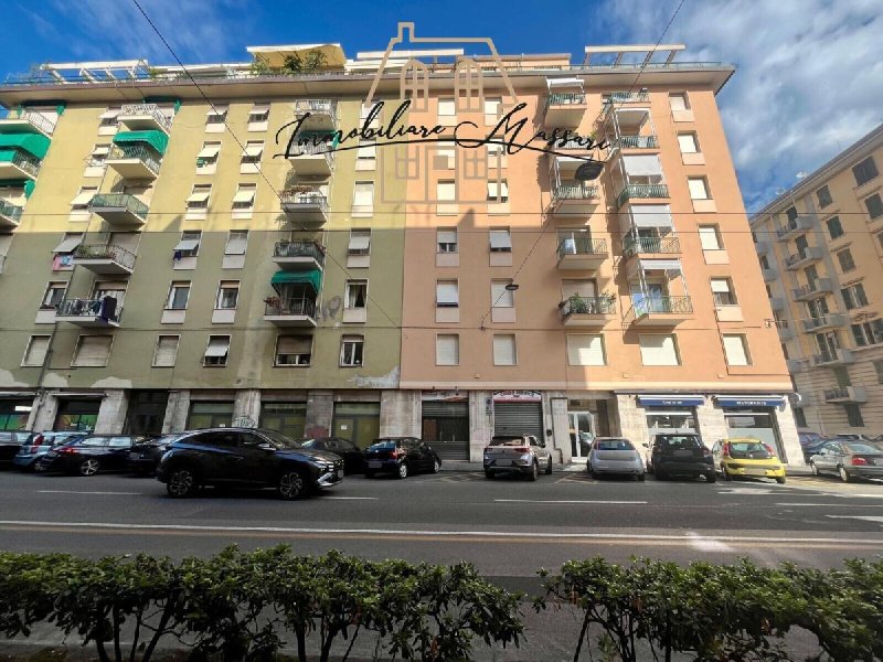 Edifício comercial em La Spezia