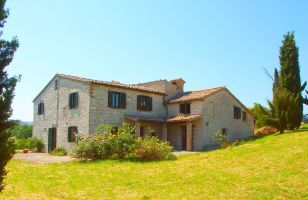 Country house in Arcevia
