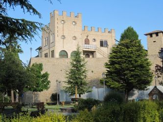 Castelo em Montecalvo in Foglia