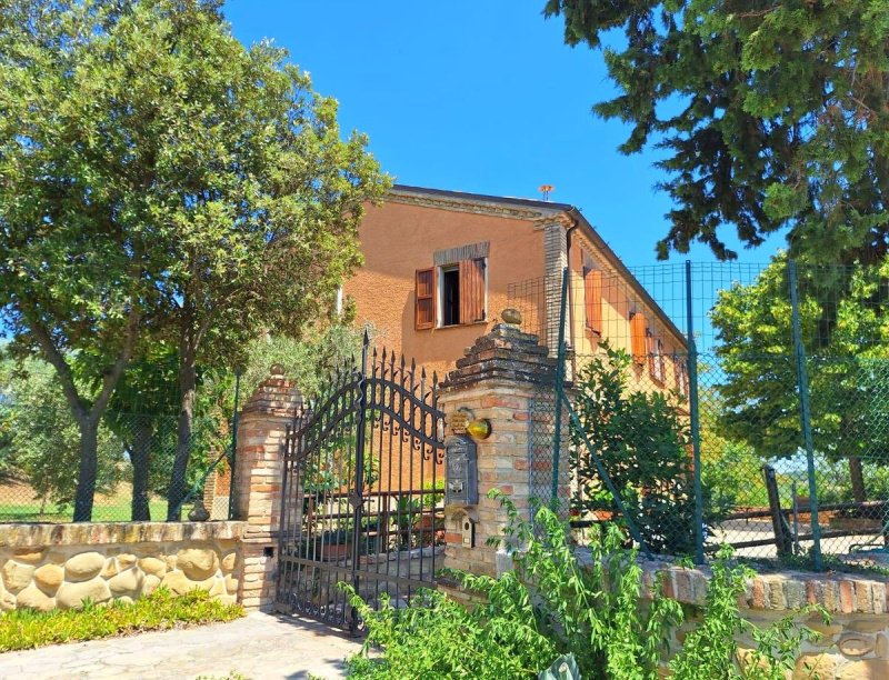 Casa di campagna a Mondavio