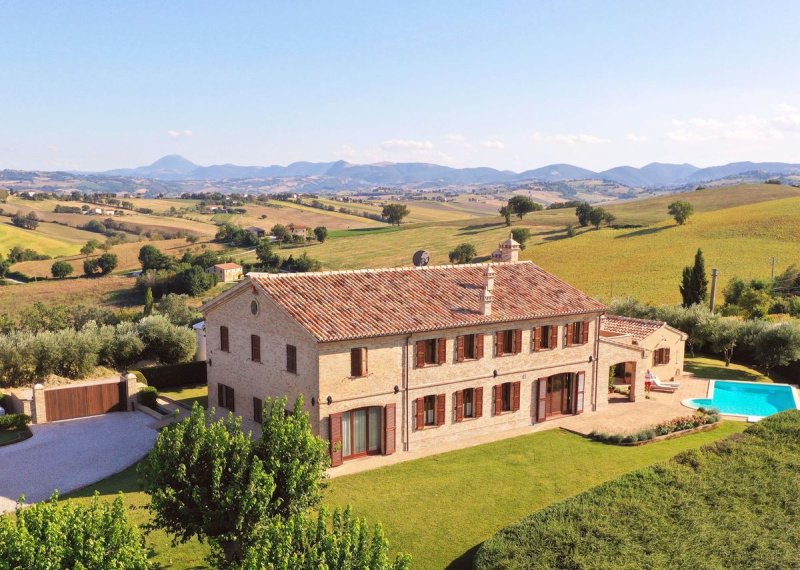 Вилла в Коринальдо