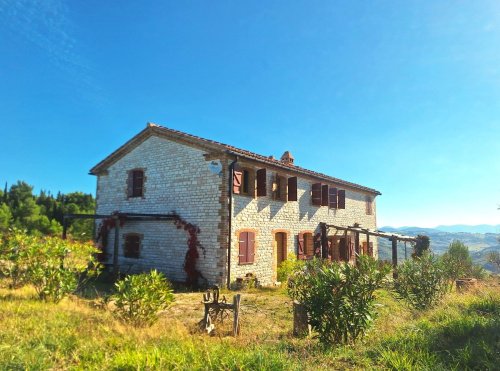Country house in Arcevia