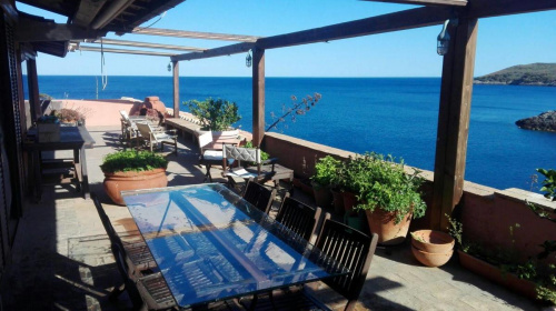 Self-contained apartment in Giglio