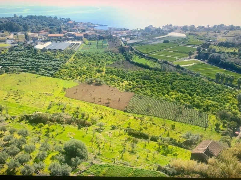 Terreno em Acireale