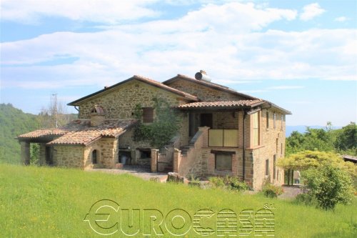 Klein huisje op het platteland in Monte Santa Maria Tiberina