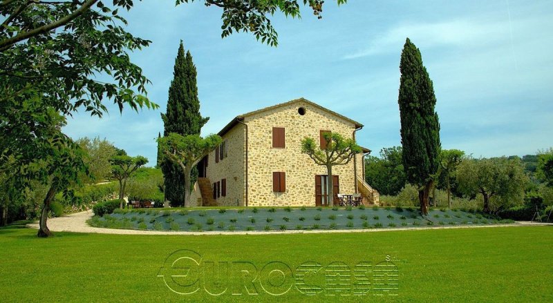 11 Bedrooms Farmhouse for sale in Assisi [805924] | Gate-away®