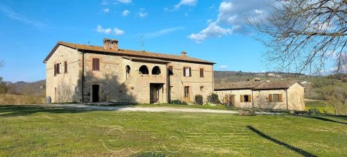 Solar em Montone