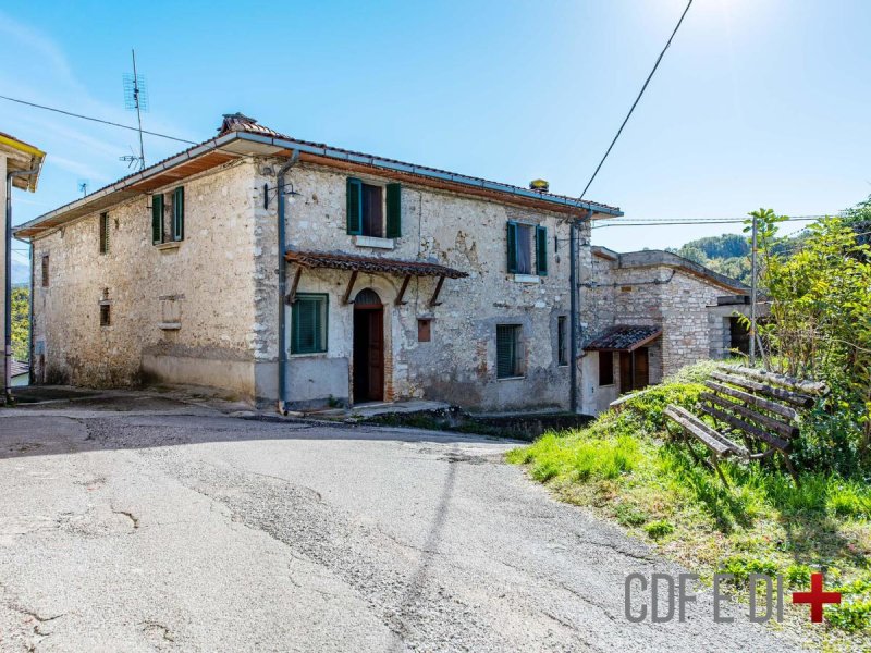 Fristående lägenhet i Colli sul Velino