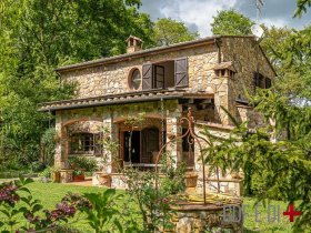 Farmhouse in Montieri