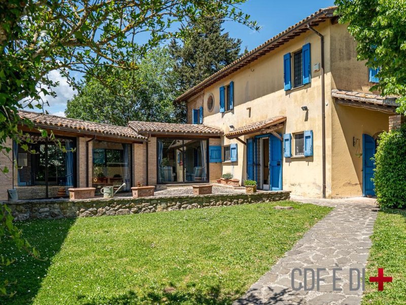 Solar em Montecastrilli