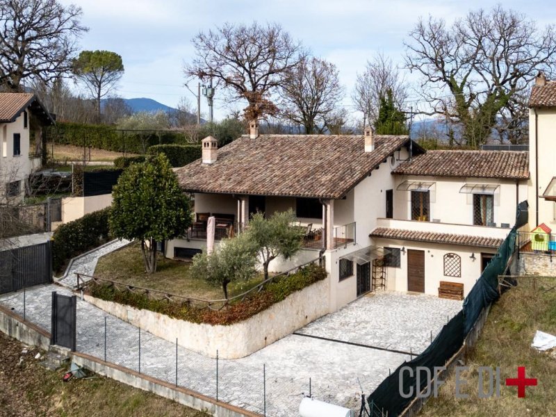 3 Bedrooms Villa for sale in Rieti [805382] | Gate-away®