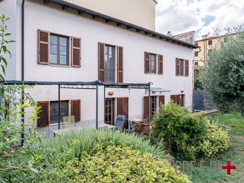Moradia em Massa Marittima