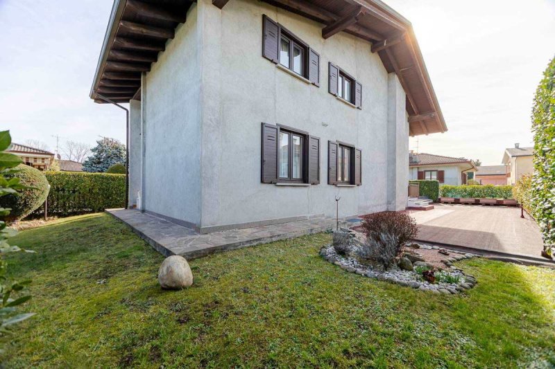 Moradia em Borgo Ticino