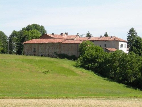 Historisches Haus in Oviglio
