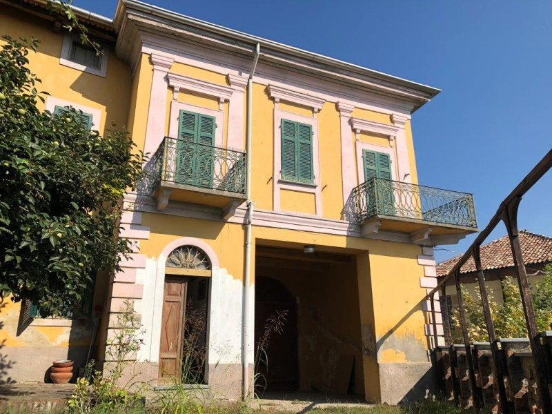 Historisches Haus in Montecastello