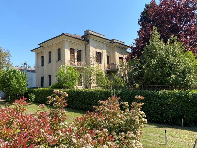 Villa à Castelnuovo Belbo