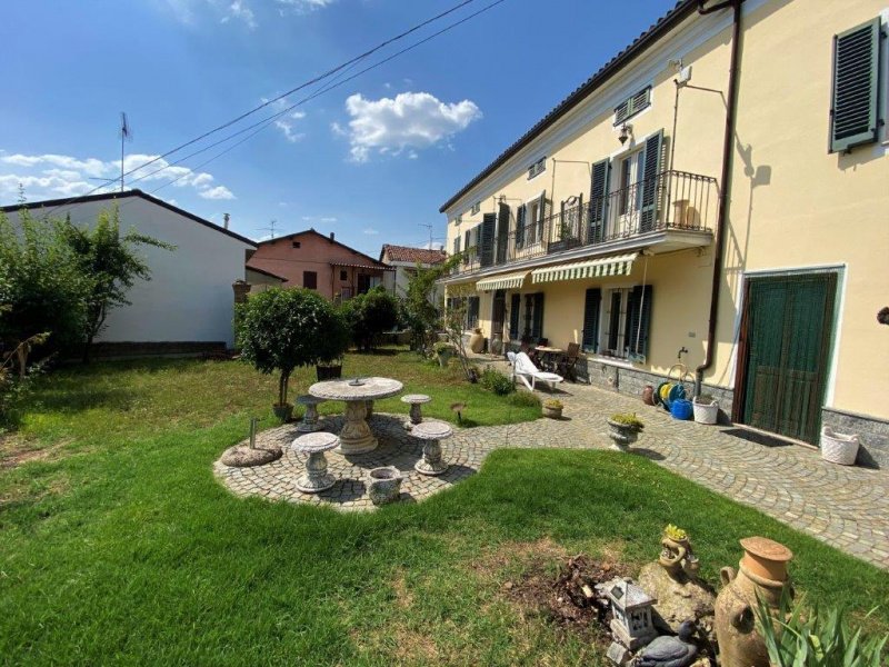 Landhaus in Castelnuovo Belbo
