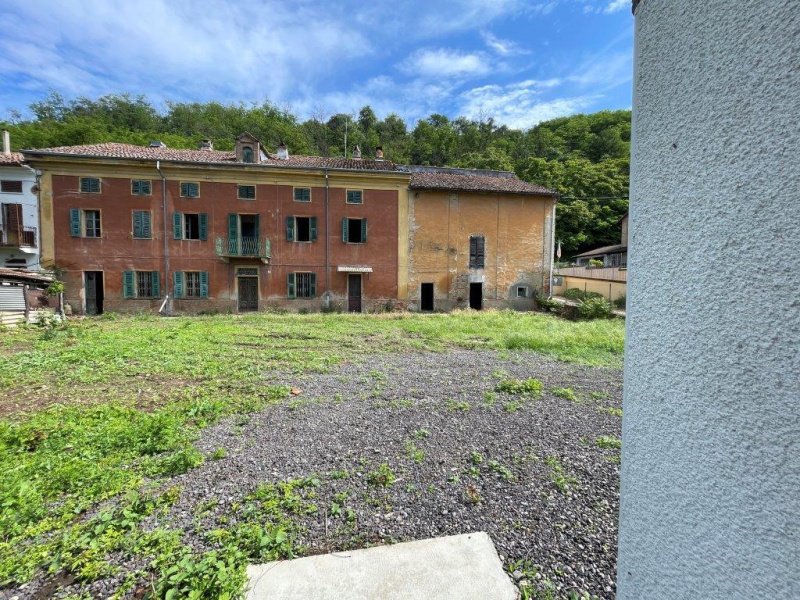 Сельский дом в Кастельнуово-Бельбо