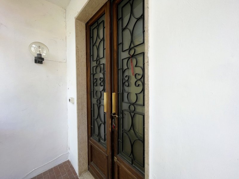 Особняк в Кастельнуово-Бельбо